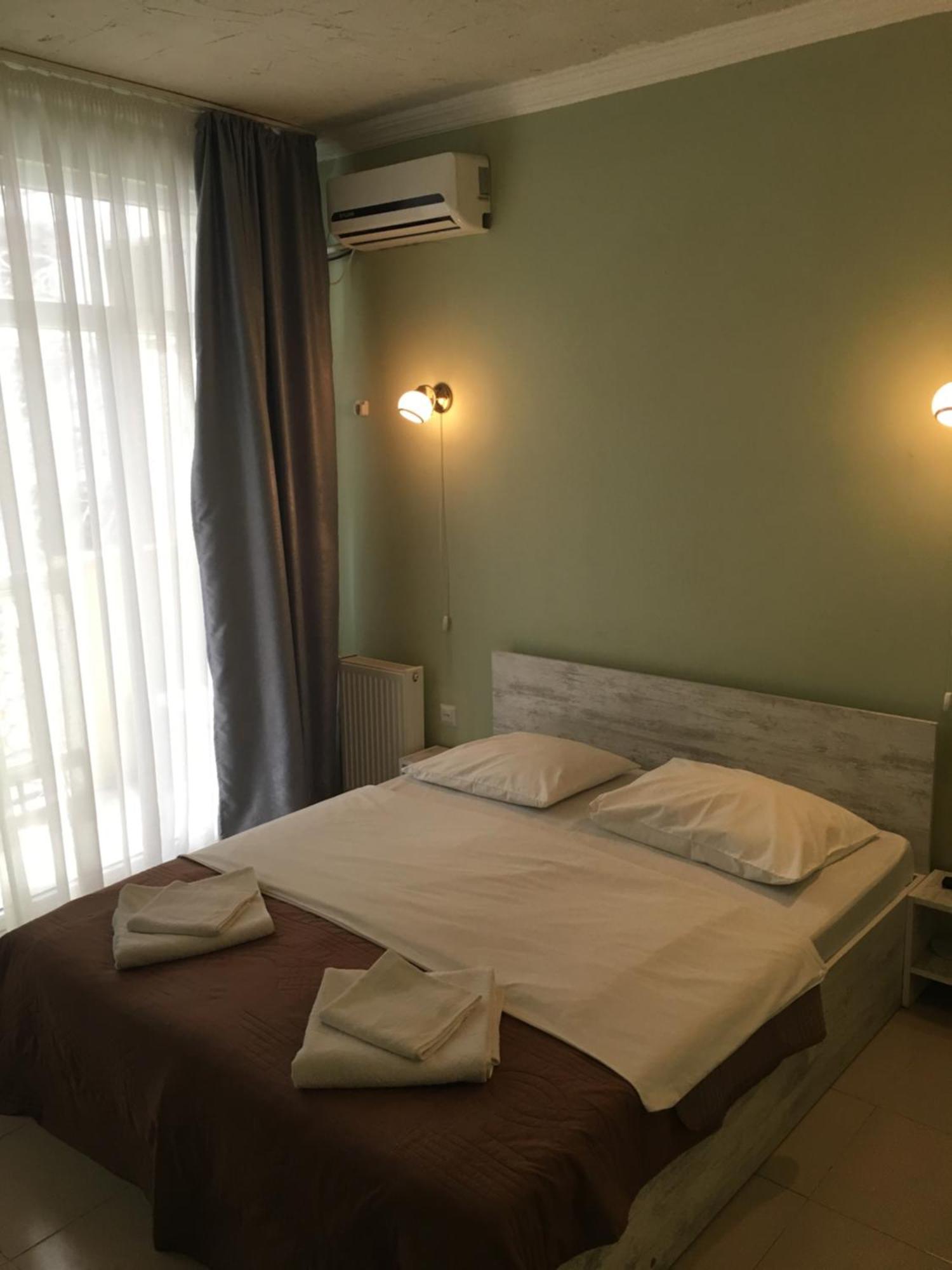 Hotel Lim Батуми Екстериор снимка