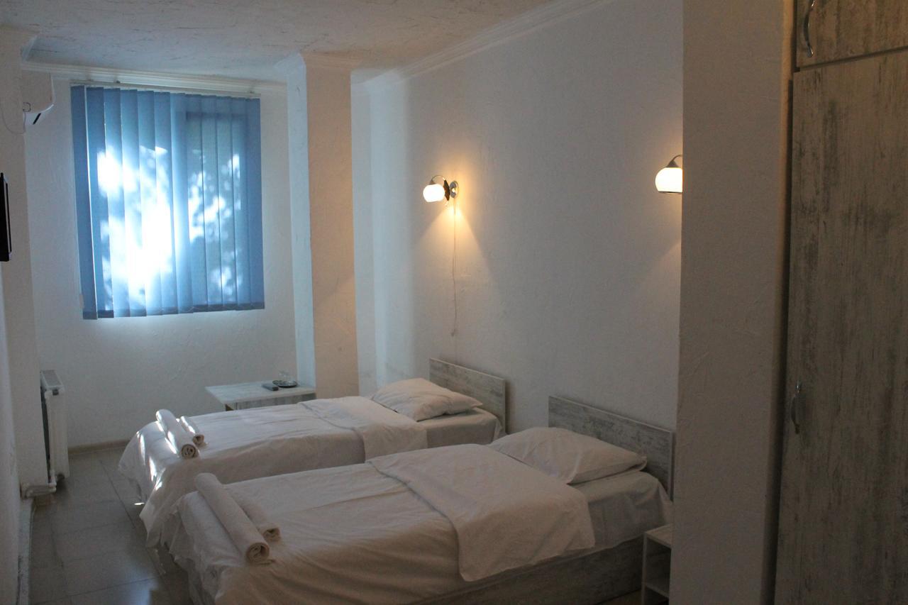 Hotel Lim Батуми Екстериор снимка