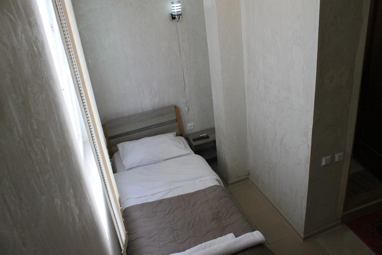 Hotel Lim Батуми Екстериор снимка