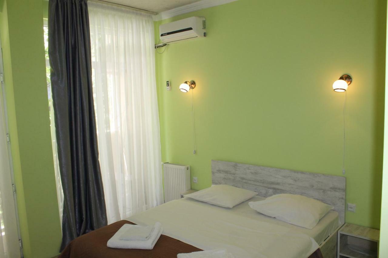 Hotel Lim Батуми Екстериор снимка