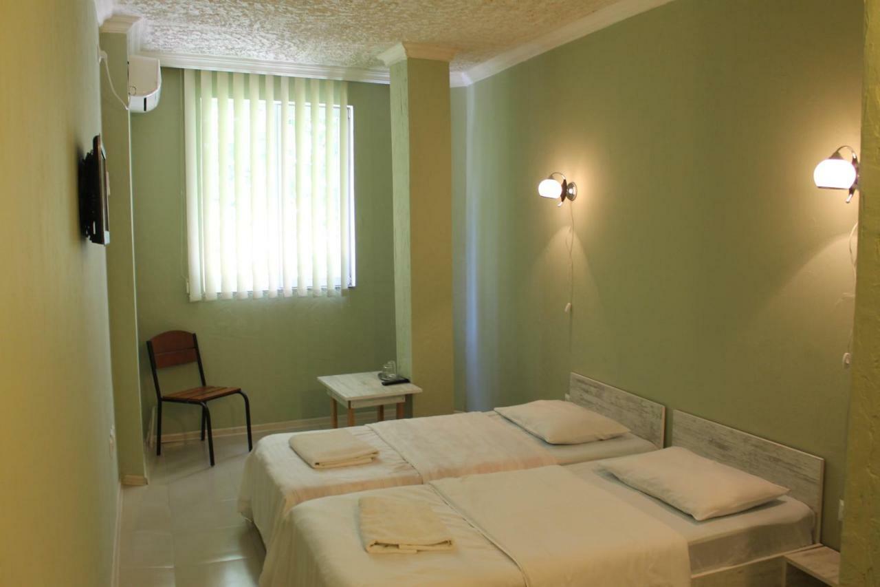 Hotel Lim Батуми Екстериор снимка