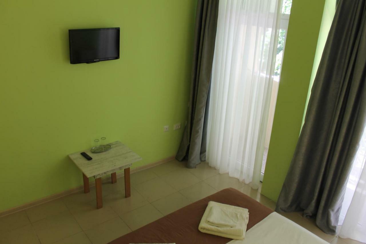 Hotel Lim Батуми Екстериор снимка